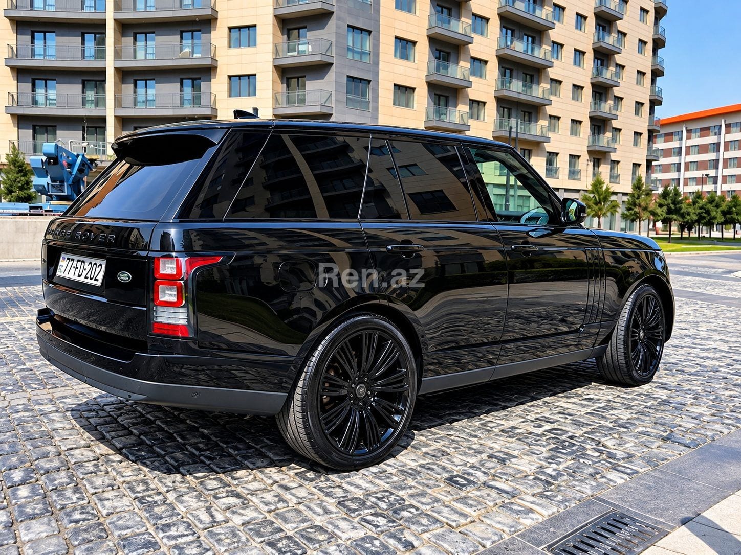Range Rover 2018 İcarəsi (Lux Rent A Car)
