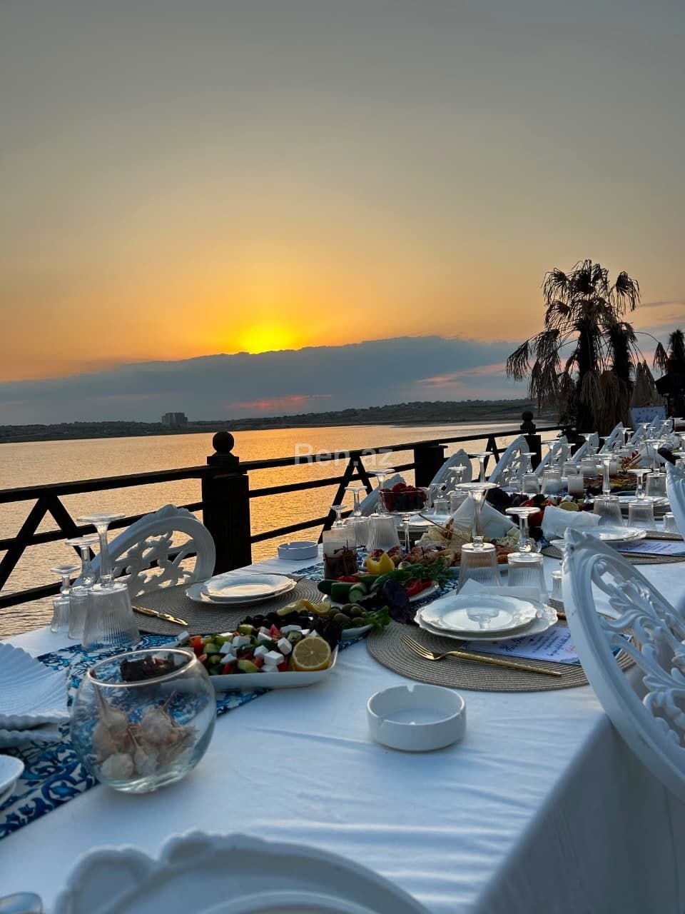 Eksklüziv Premium Set (Ağ və Şəffaf Oturacaqlar İlə)